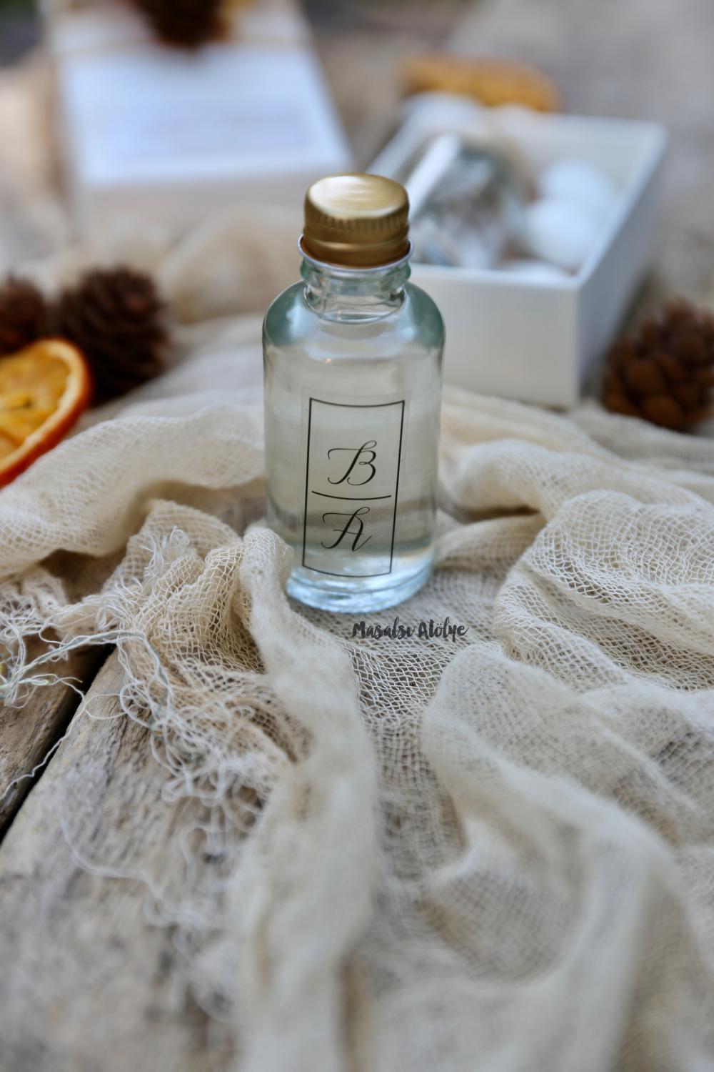 Kolonya ve badem şekeri kutusu