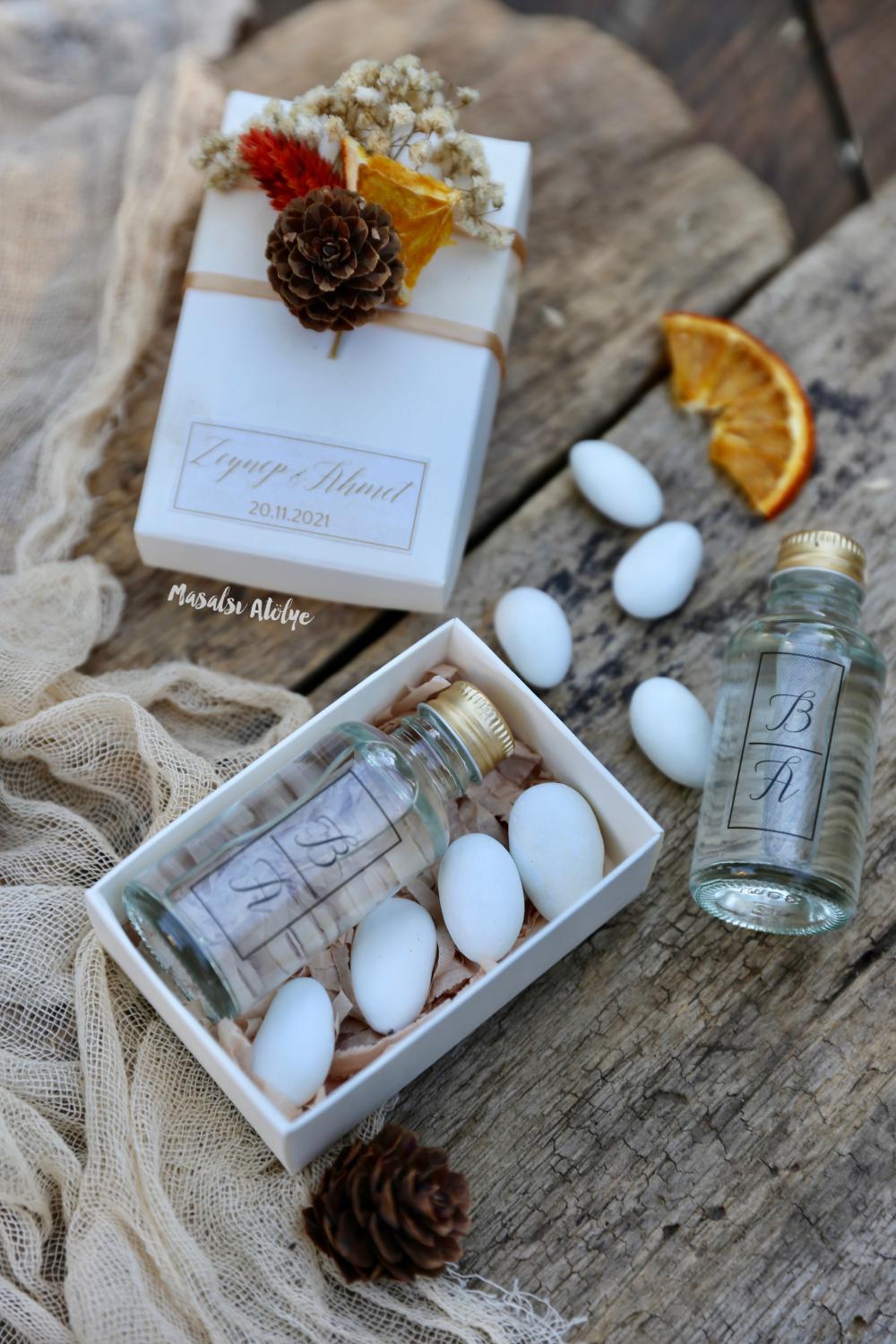 Kolonya ve badem şekeri kutusu