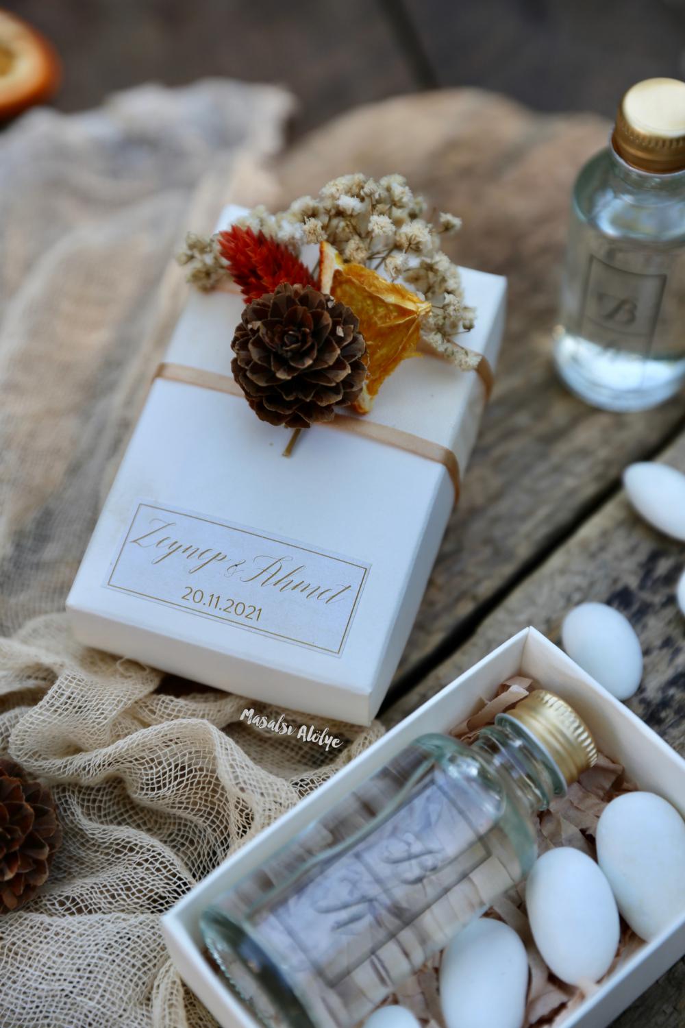 Kolonya ve badem şekeri kutusu