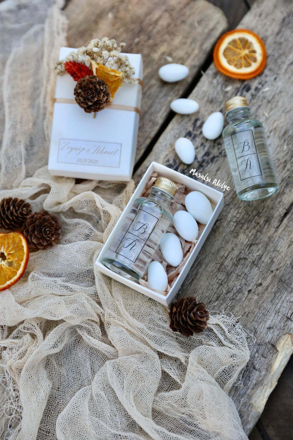 Kolonya ve badem şekeri kutusu